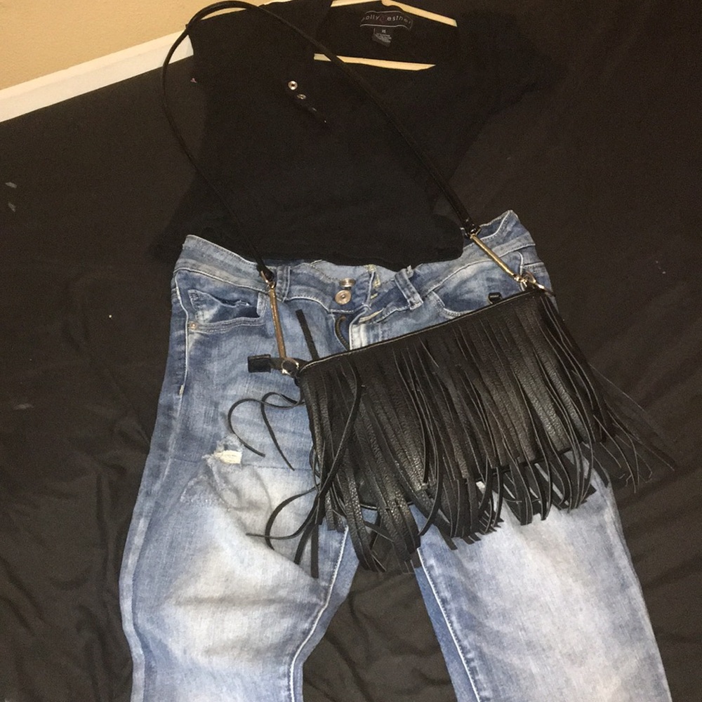 Alphet, shirt is xs and pants are 7s
